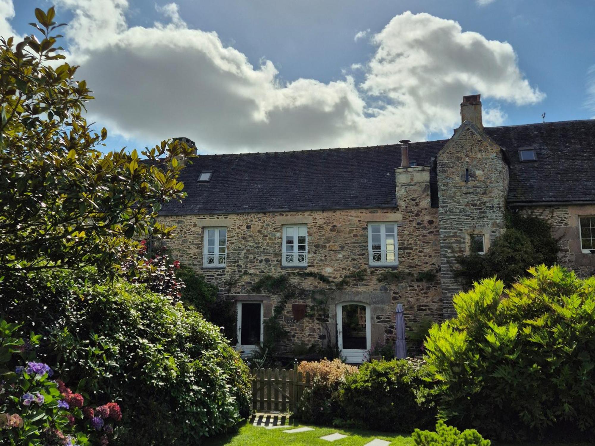 Sainte-Seve Gite De Charme Au Manoir Du Plessis-Quinquis מראה חיצוני תמונה